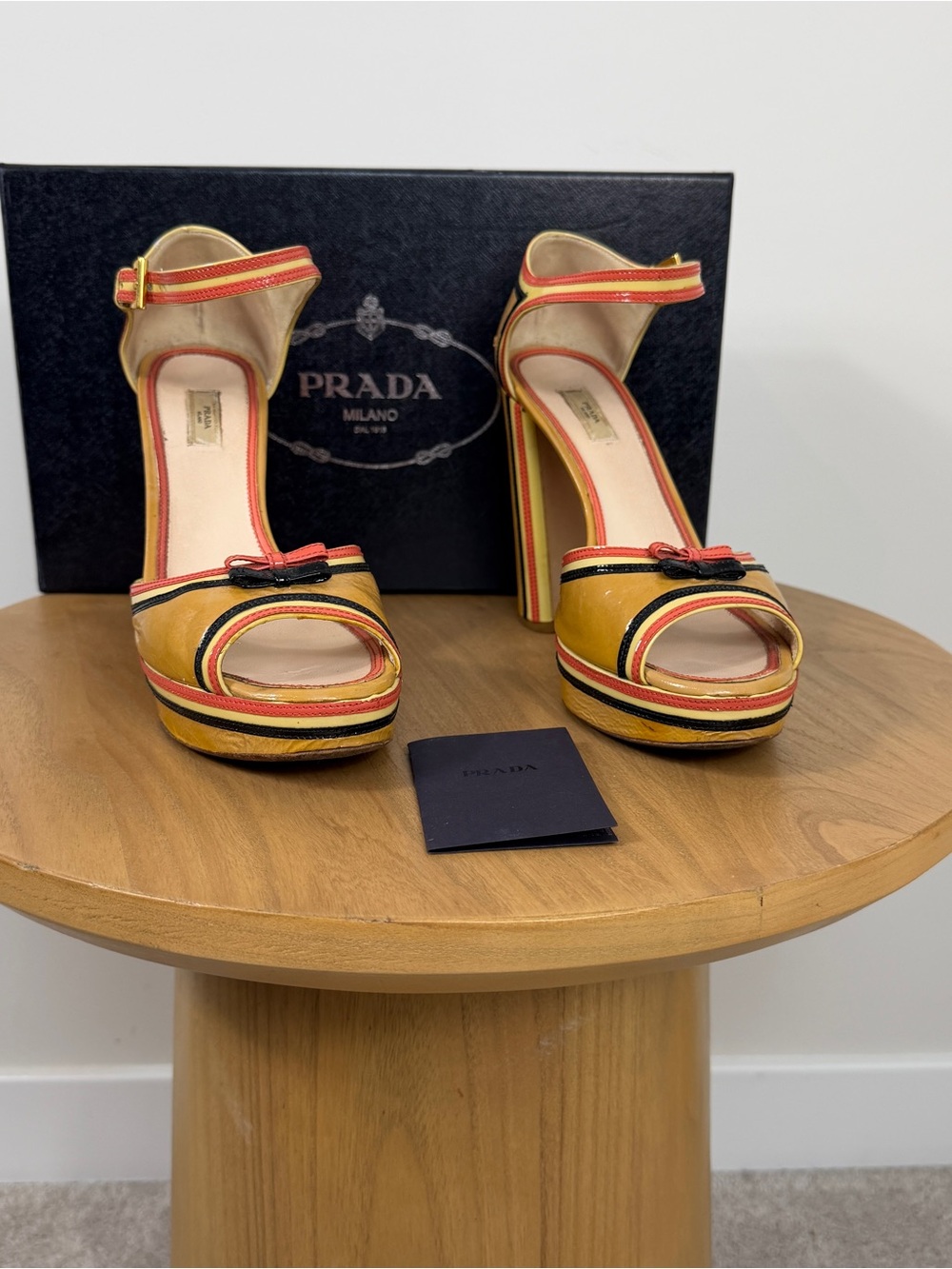 Prada Milano Patent Leather Tan Orange Black Bow Platform Heeled Sandals 39.5